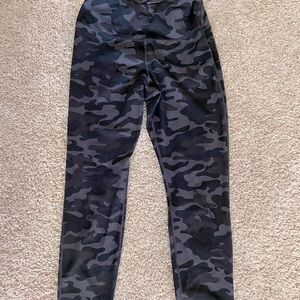 Black/Gray Camo Danskin 3/4 Leggings